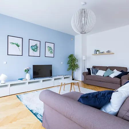 Six Seasons - Penthouse Apartment *