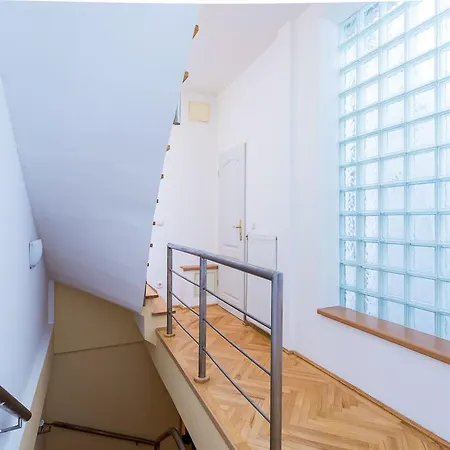 Apartment Six Seasons - Penthouse *