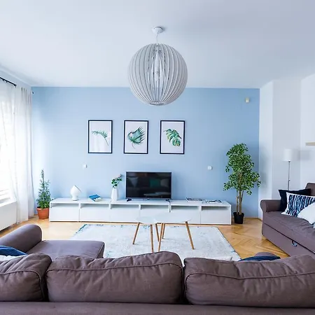Six Seasons - Penthouse Apartment